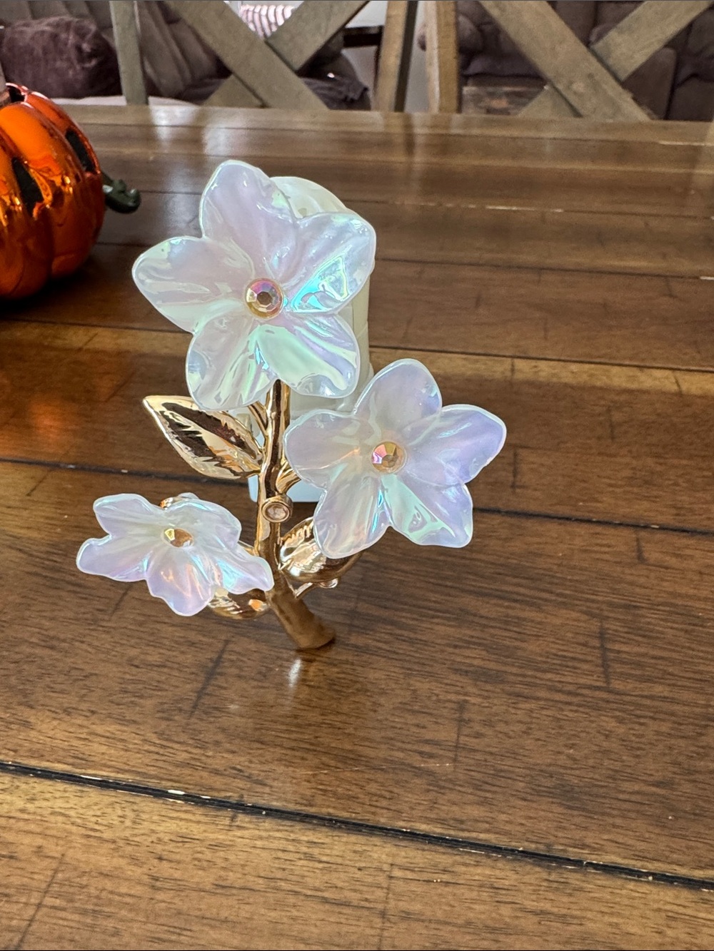 Bath & Body Works Iridescent White Floral Stem with Gold Leaves